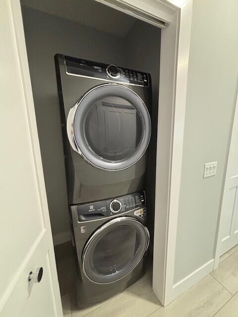 425 Hugh Street Jupiter, FL 33458 - Photo 27 of 41 a utility room with dryer and washer
