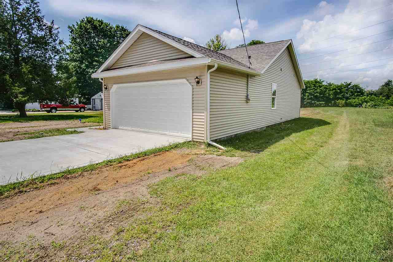 54845 Currant Road Mishawaka, IN 46545 - Photo 3 of 31 Gallery Image 3
