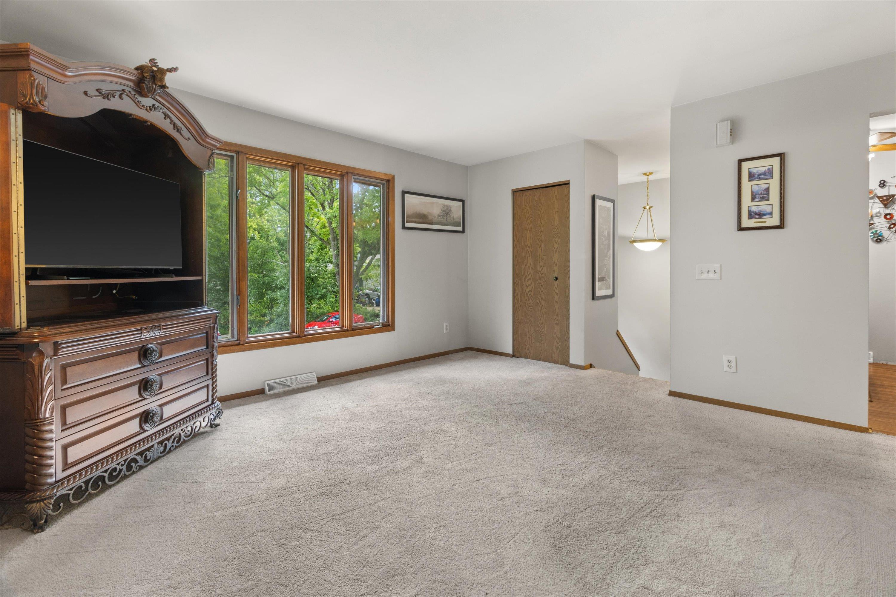 4508 White Aspen Road Madison, WI 53704 - Photo 6 of 28