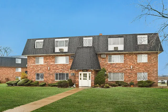 $1,600 | 17204 71st Avenue, Unit 1, Tinley Park, IL 60477