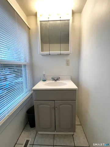 $1,595 | 143 William Street, Unit A, Middletown, CT 06457