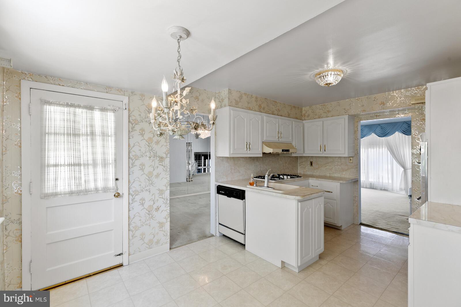 3812 Brookview Road Philadelphia, PA 19154 - Photo 10 of 26