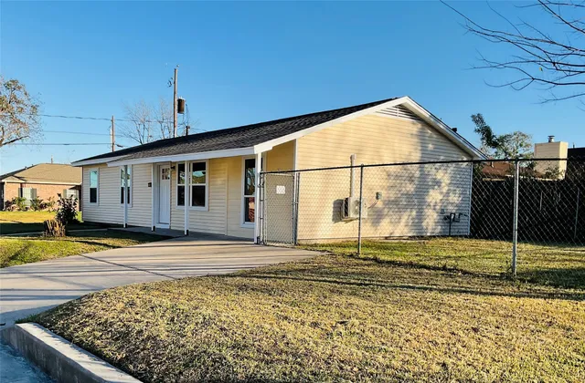 $219,900 | 1202 Dutch Street, Deer Park, TX 77536