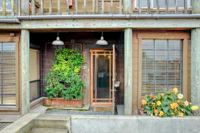 a view of entrance front of the house