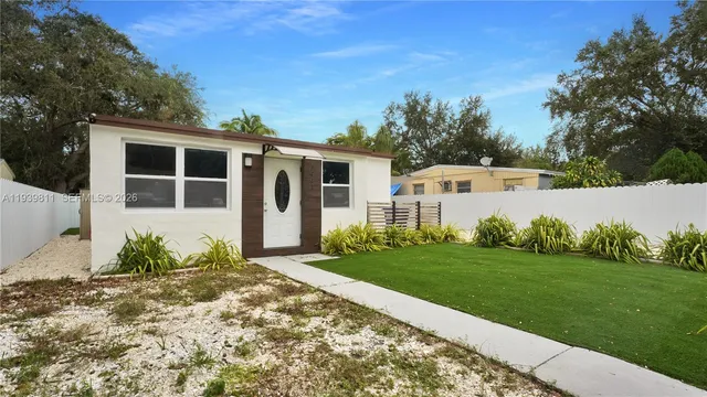 $2,950 | 1441 Northeast 154th Terrace, North Miami Beach, FL 33162