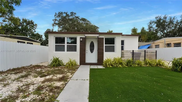 $2,950 | 1441 Northeast 154th Terrace, North Miami Beach, FL 33162