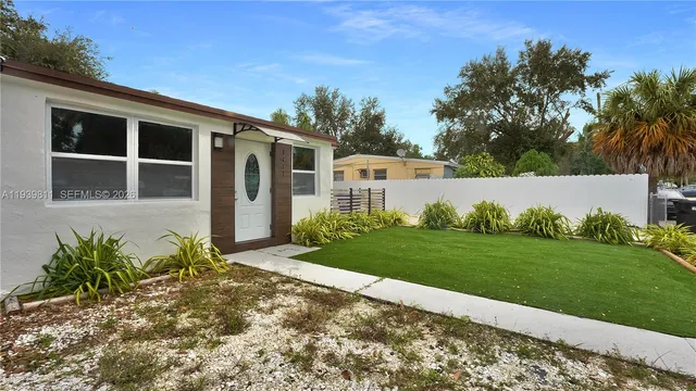 $2,950 | 1441 Northeast 154th Terrace, North Miami Beach, FL 33162