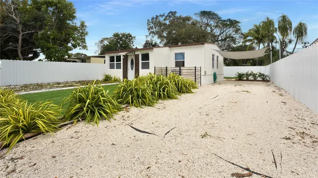 $2,950 | 1441 Northeast 154th Terrace, North Miami Beach, FL 33162