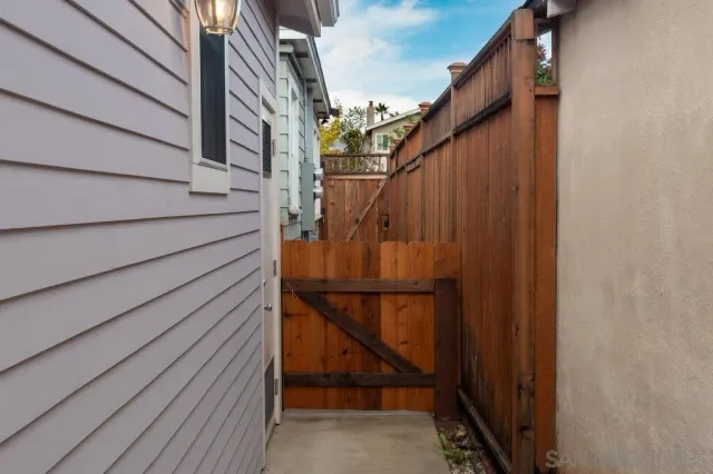 $2,450 | 4821 Monroe Avenue, San Diego, CA 92115