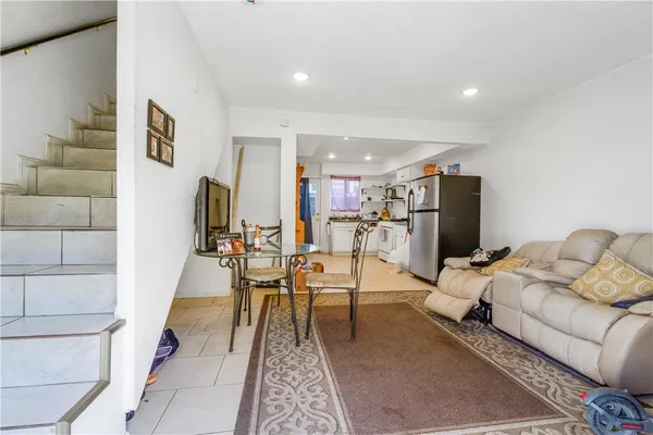 $648,000 | 139 Dr Martin Luther King Jr Boulevard, Bakersfield, CA 93307