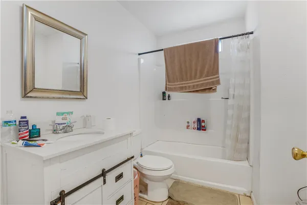 $648,000 | 139 Dr Martin Luther King Jr Boulevard, Bakersfield, CA 93307