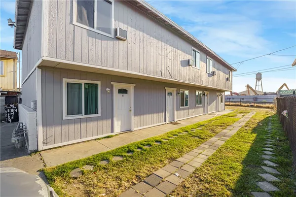 $648,000 | 139 Dr Martin Luther King Jr Boulevard, Bakersfield, CA 93307