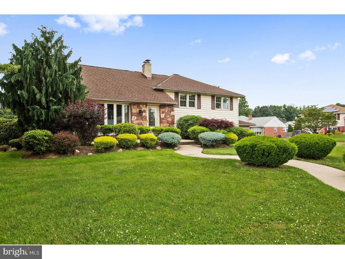 1000 Susan Road Philadelphia, PA 19115 - Photo 2 of 25