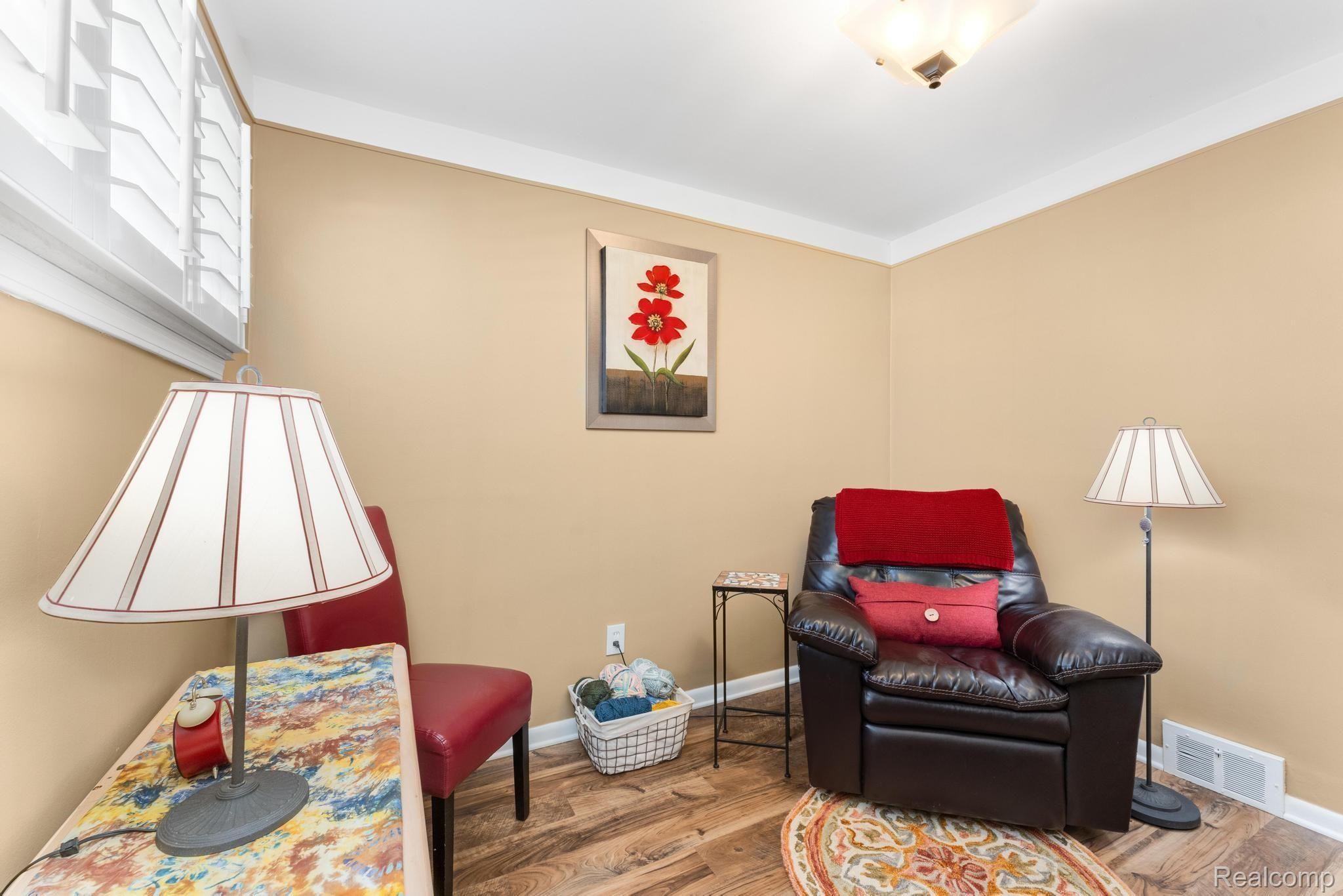 18751 Wick Road Allen Park, MI 48101 - Photo 18 of 47 0010.jpg