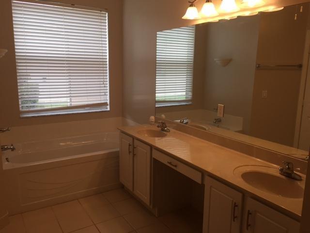 407 North Key Lime Square Southwest Vero Beach, FL 32968 - Photo 13 of 24