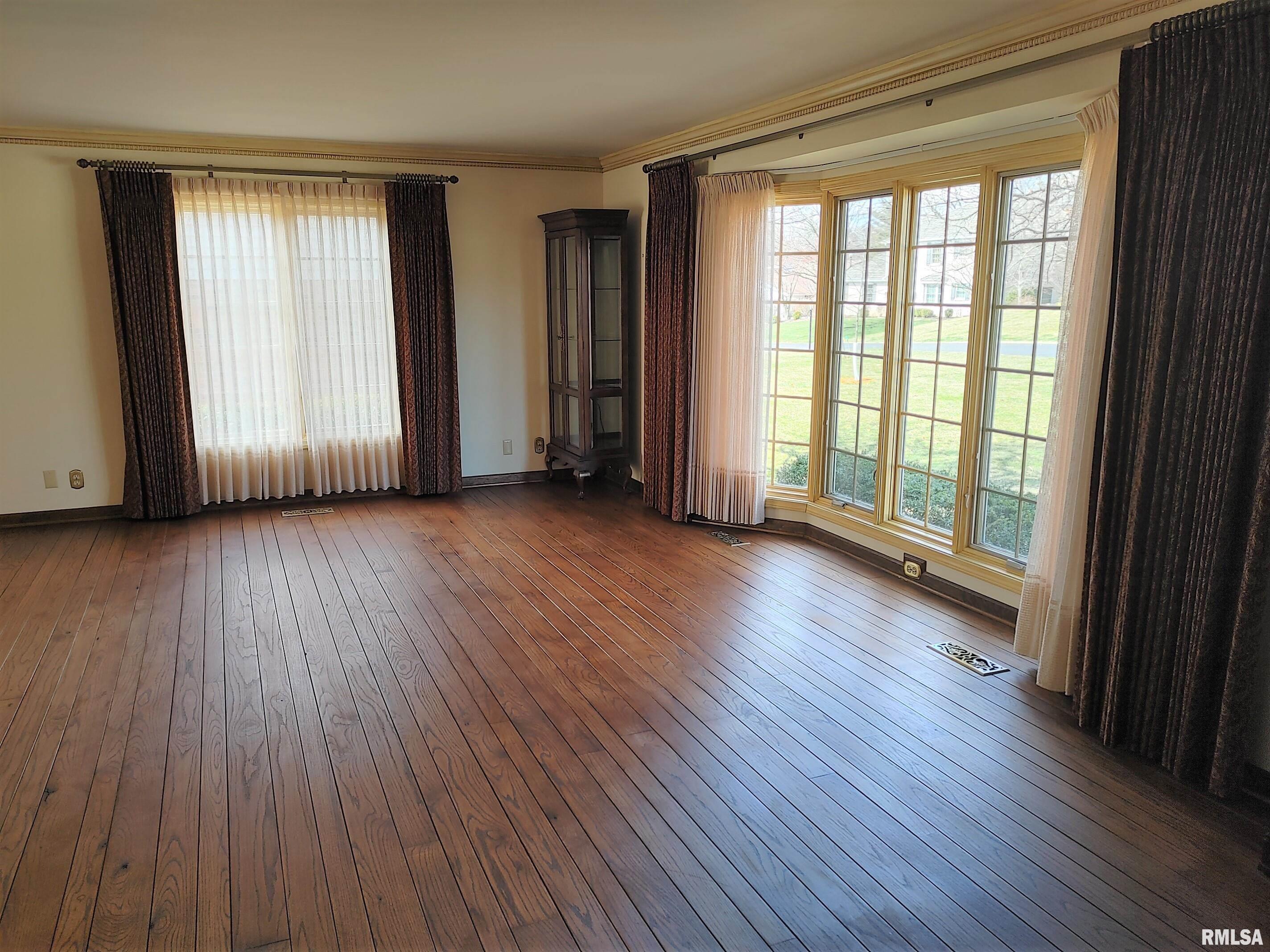 214 West Wolf Road Peoria, IL 61614 - Photo 22 of 55 Gallery Image 22