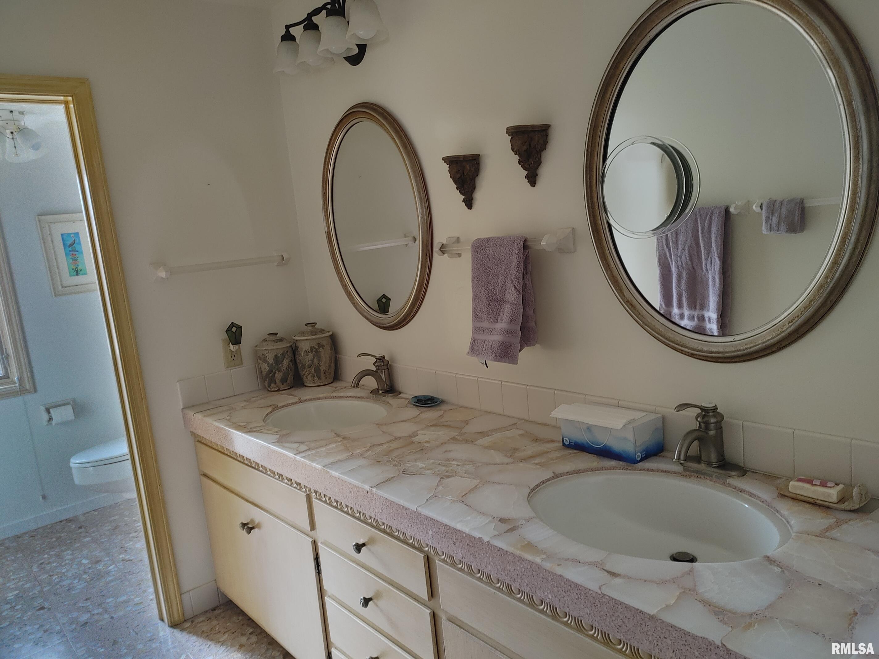 214 West Wolf Road Peoria, IL 61614 - Photo 37 of 55 Gallery Image 37