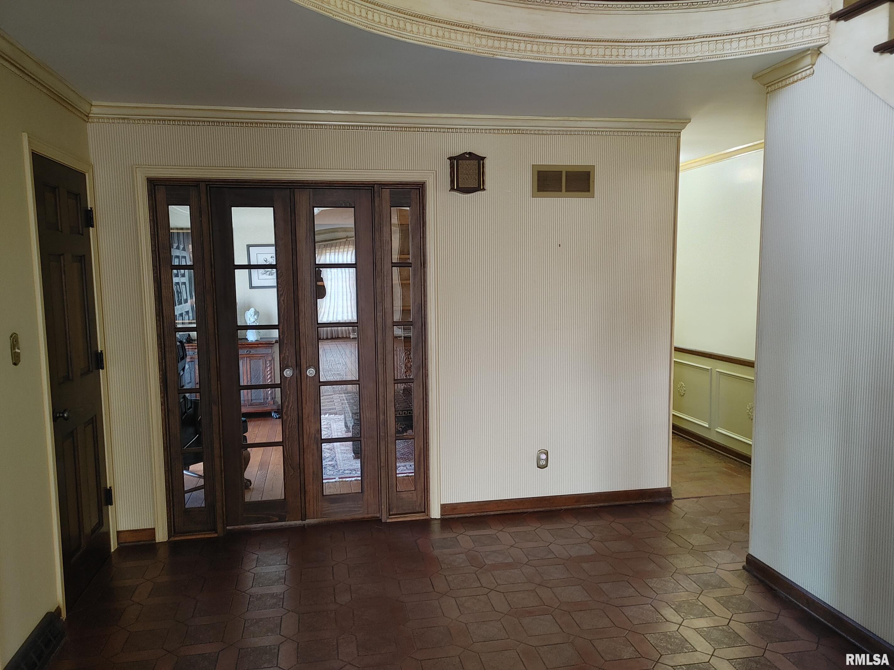 214 West Wolf Road Peoria, IL 61614 - Photo 10 of 55 Gallery Image 10