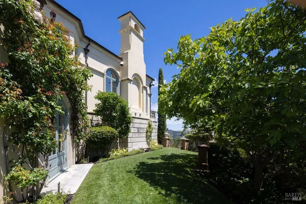 $14,995,000 | 27 Upper Road, Ross, CA 94957