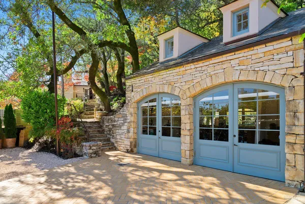 $14,995,000 | 27 Upper Road, Ross, CA 94957