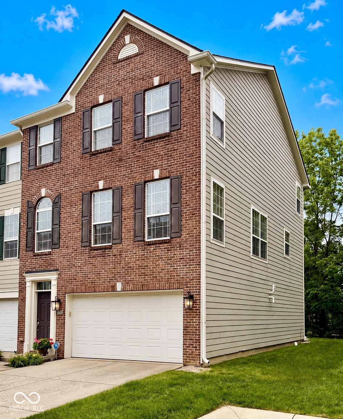 9098 Rider Drive Fishers, IN 46038 - Photo 2 of 33