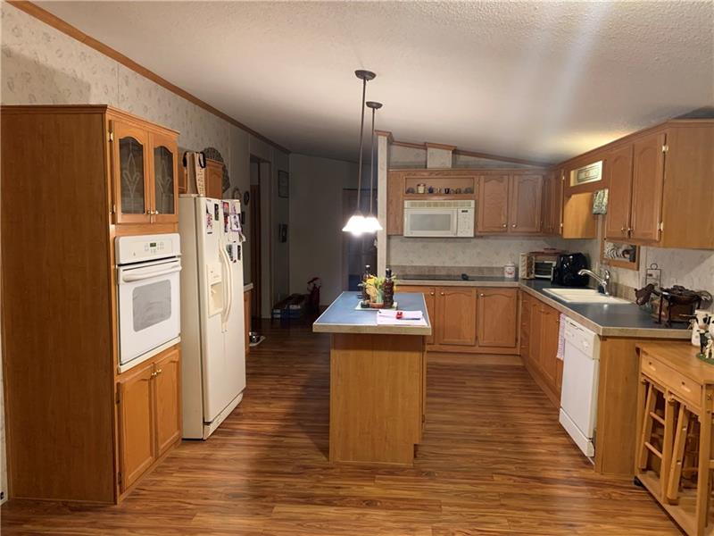 229 Glynn Road Chicora, PA 16025 - Photo 10 of 24 Gallery Image 10