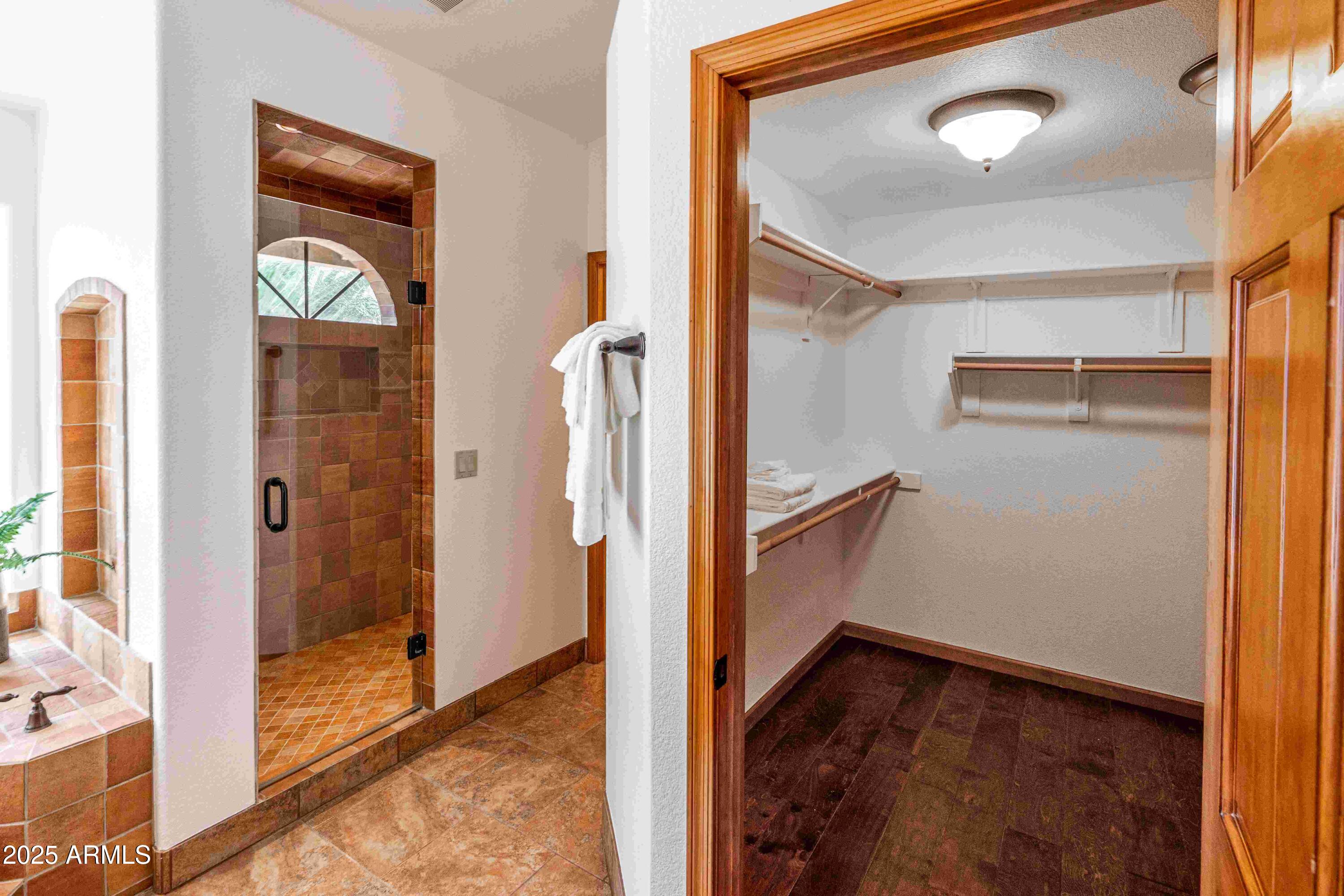 5426 East Libby Street Scottsdale, AZ 85254 - Photo 15 of 29 a view of an entryway