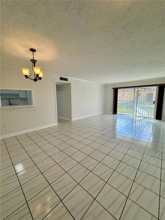 $2,650 | 13700 Southwest 62nd Street, Unit 113, Miami, FL 33183