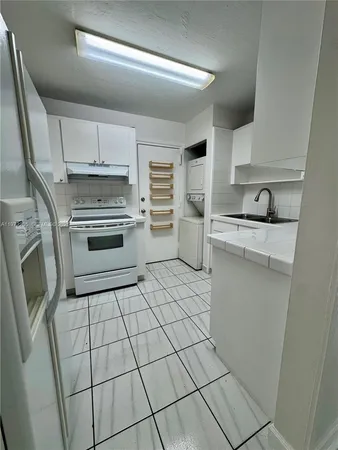 $2,650 | 13700 Southwest 62nd Street, Unit 113, Miami, FL 33183