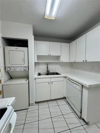$2,650 | 13700 Southwest 62nd Street, Unit 113, Miami, FL 33183