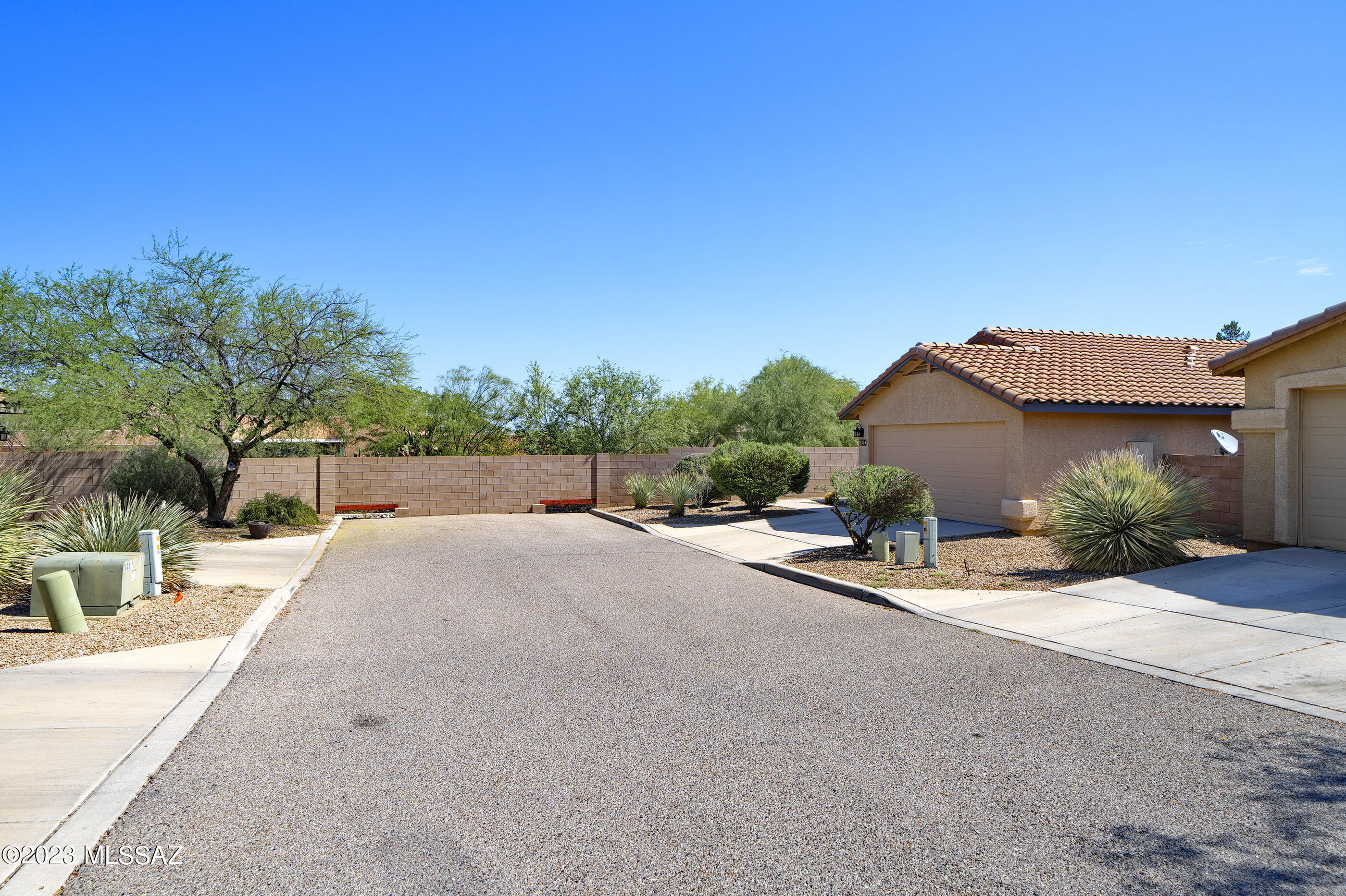 2334 West Golden Hills Road Tucson, AZ 85745 - Photo 18 of 21