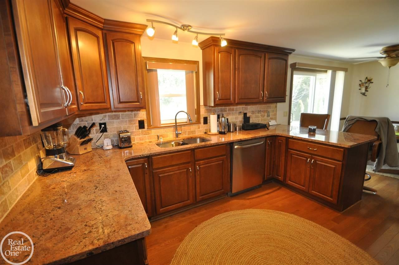 1911 John R Road Rochester Hills, MI 48307 - Photo 12 of 30