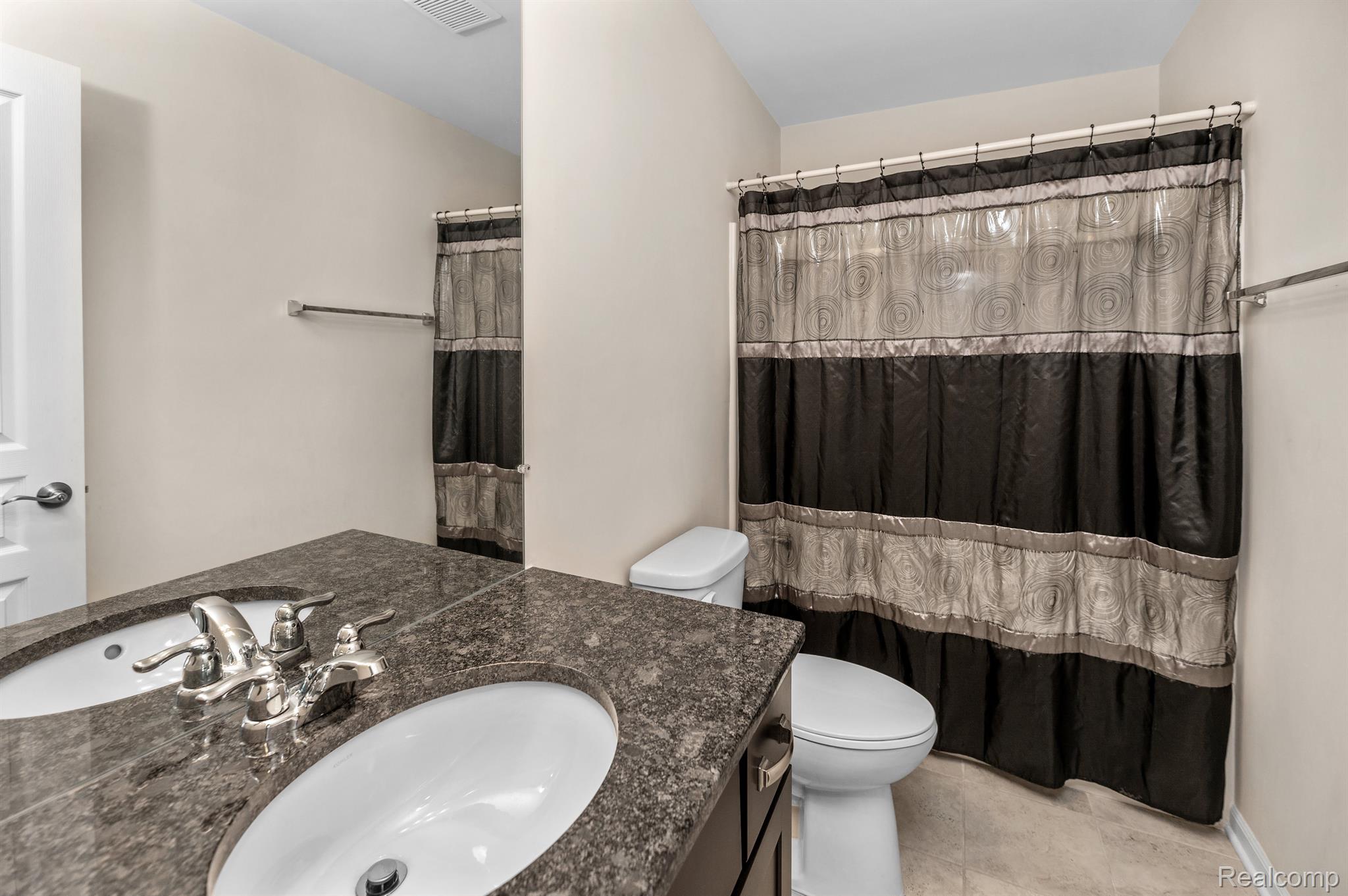 2625 Helmsdale Circle Rochester, MI 48307 - Photo 31 of 47 Gallery Image 31
