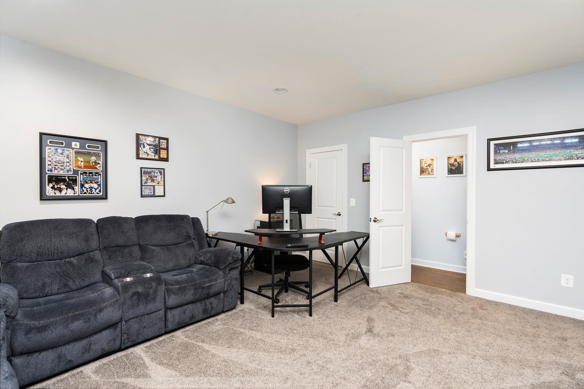 1644 Delphi Drive Charlottesville, VA 22911 - Photo 34 of 39 a living room with furniture