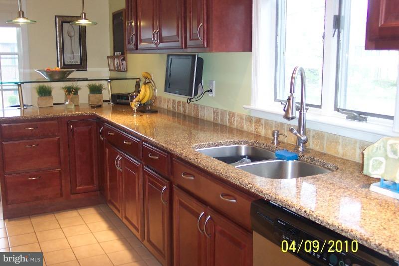 2337 Raleigh Drive Lancaster, PA 17601 - Photo 5 of 13 Gallery Image 5