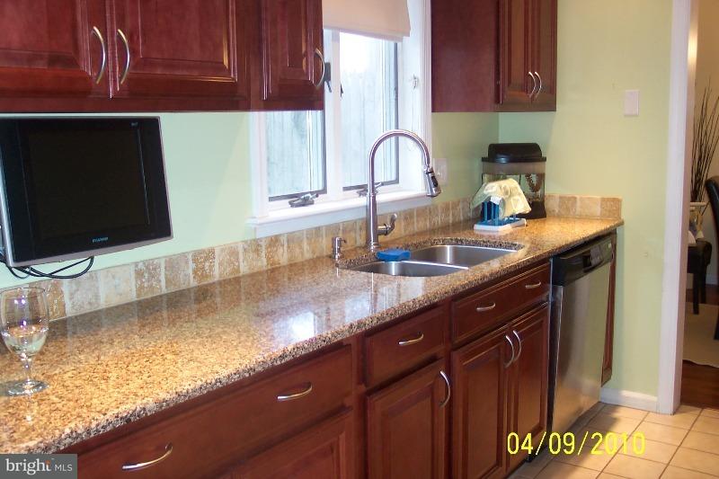 2337 Raleigh Drive Lancaster, PA 17601 - Photo 7 of 13 Gallery Image 7