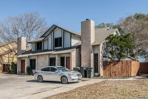$1,300 | 7524 Oak Chase, San Antonio, TX 78239