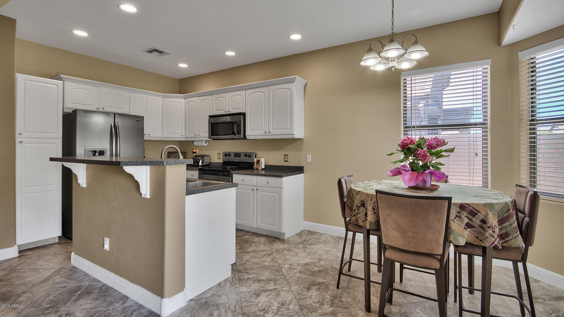 11066 East Cholla Road Mesa, AZ 85207 - Photo 6 of 17 Eat-in Kitchen