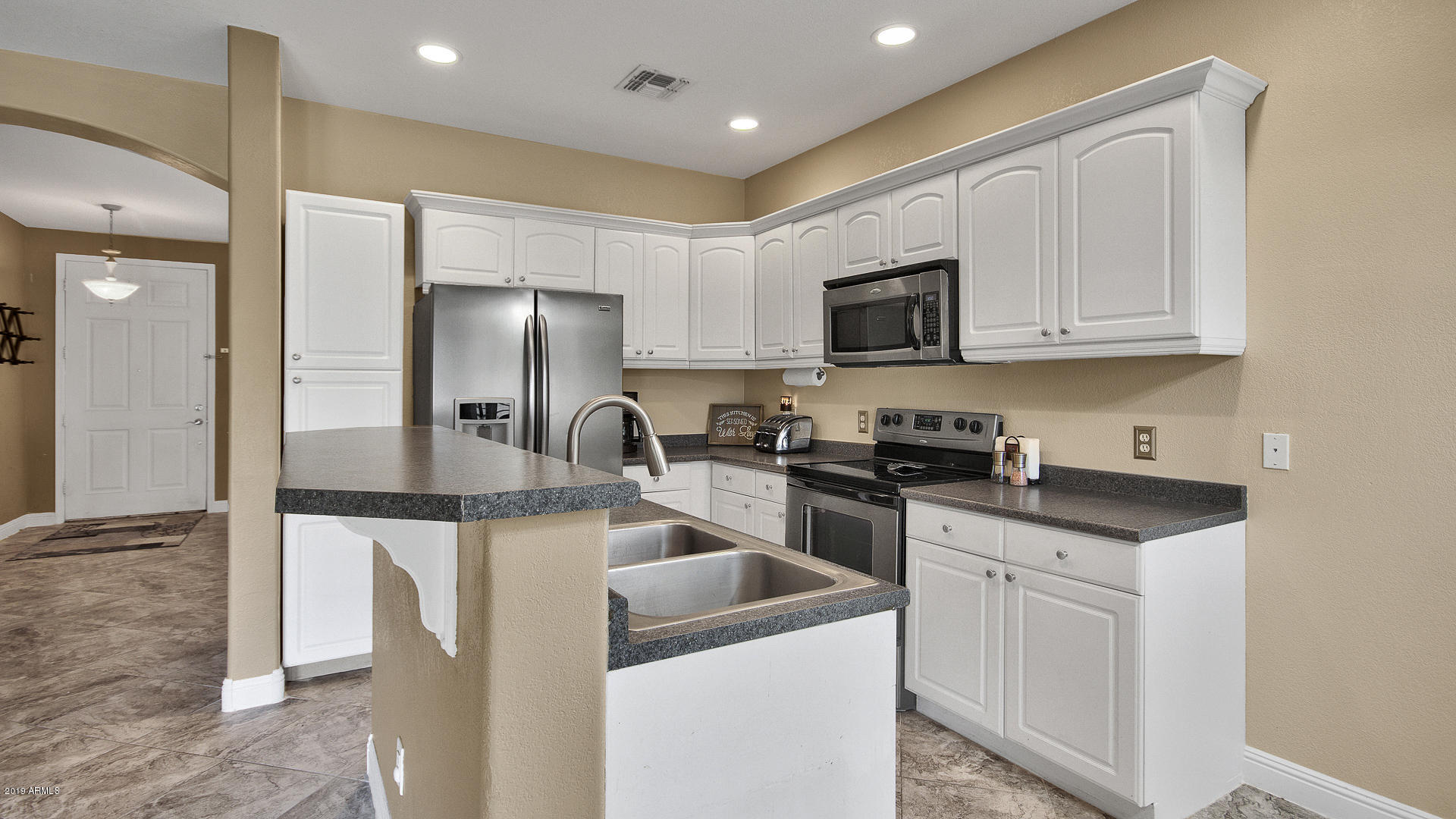 11066 East Cholla Road Mesa, AZ 85207 - Photo 9 of 17 Kitchen