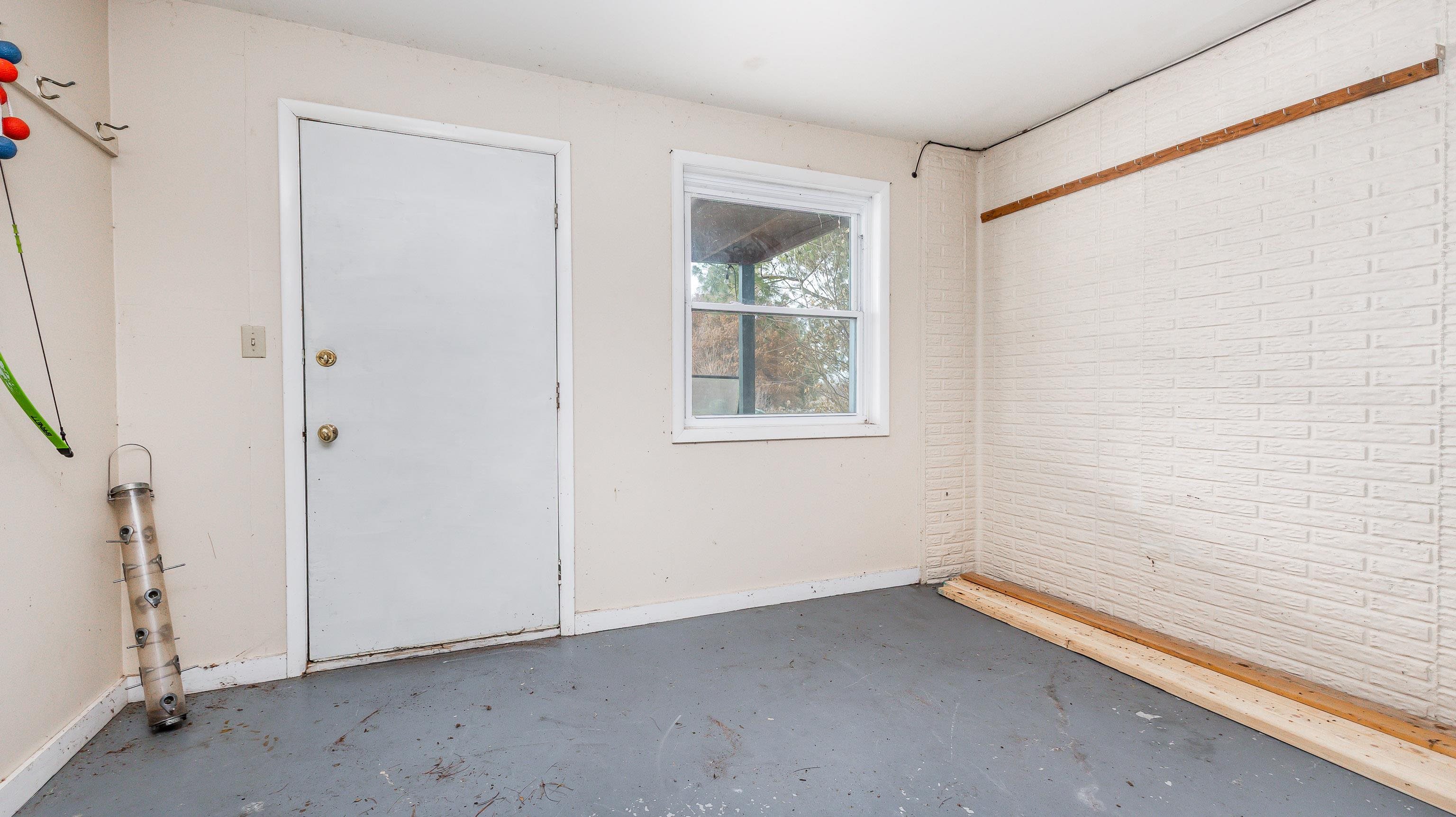 10-a125 E Apple Canyon Road Apple River, IL 61001 - Photo 22 of 29 an empty room with windows