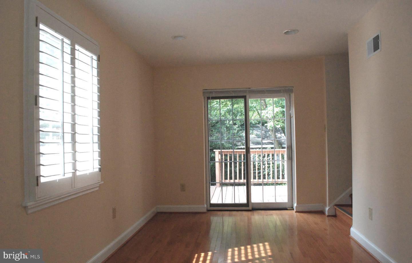 5511 Greentree Road Bethesda, MD 20817 - Photo 11 of 26 Family Room