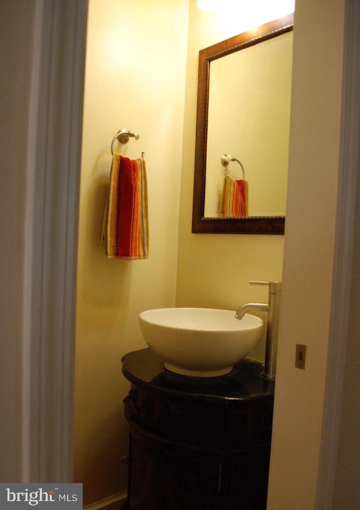 5511 Greentree Road Bethesda, MD 20817 - Photo 13 of 26 Half Bath