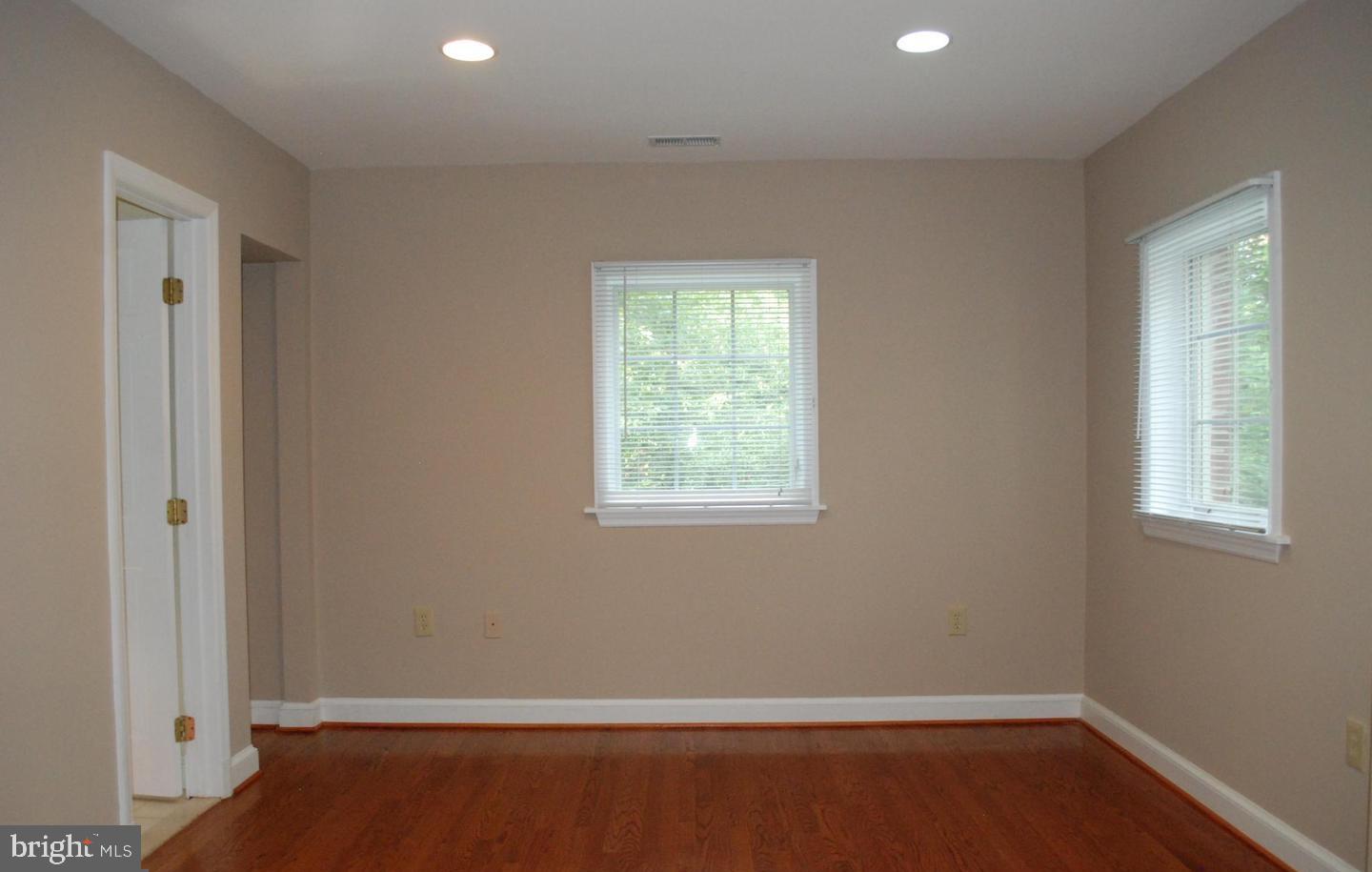 5511 Greentree Road Bethesda, MD 20817 - Photo 14 of 26 Primary Bedroom