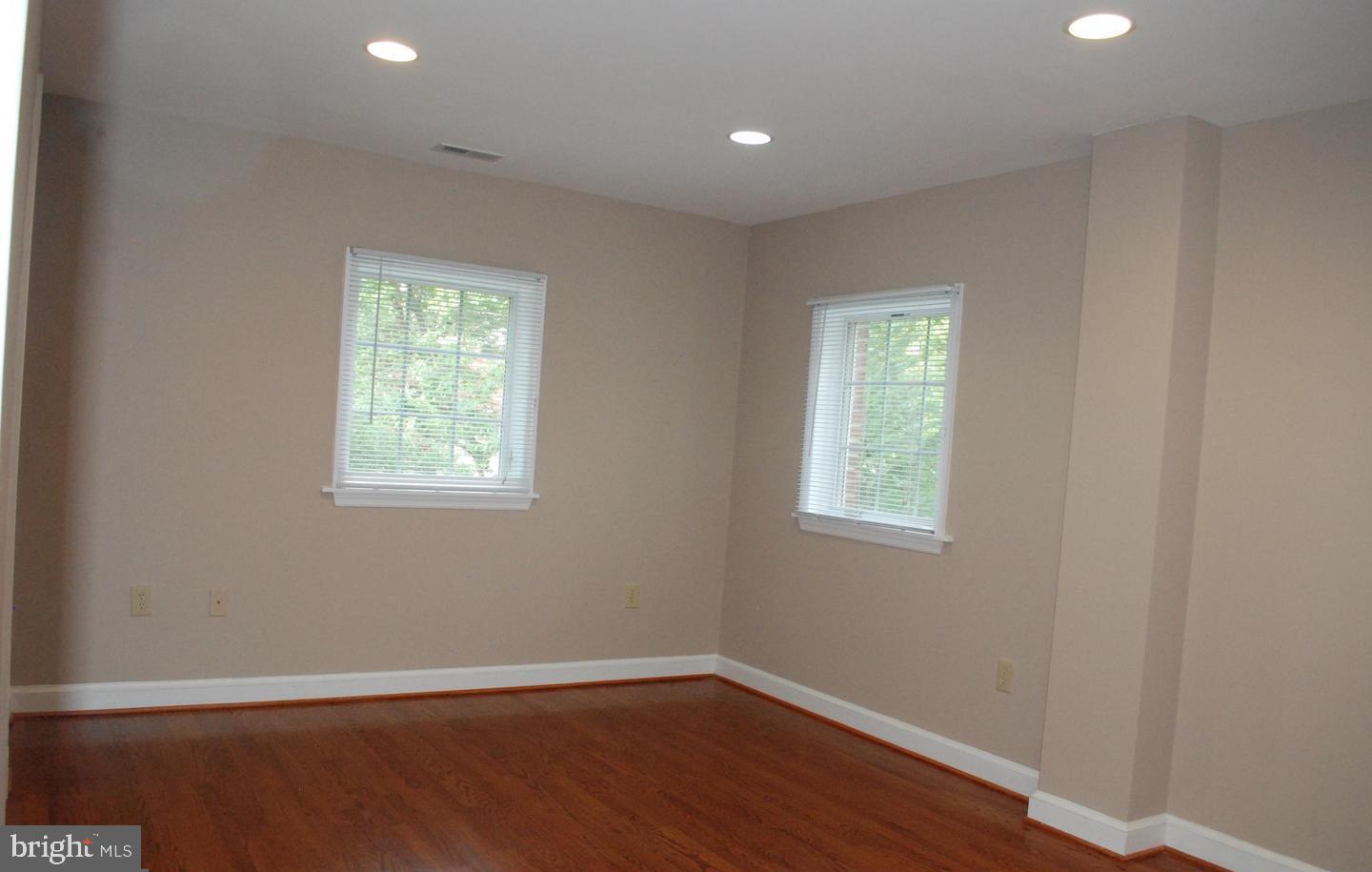 5511 Greentree Road Bethesda, MD 20817 - Photo 16 of 26 Primary Bedroom