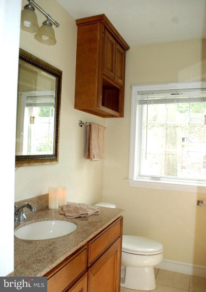 5511 Greentree Road Bethesda, MD 20817 - Photo 17 of 26 Primary Bath