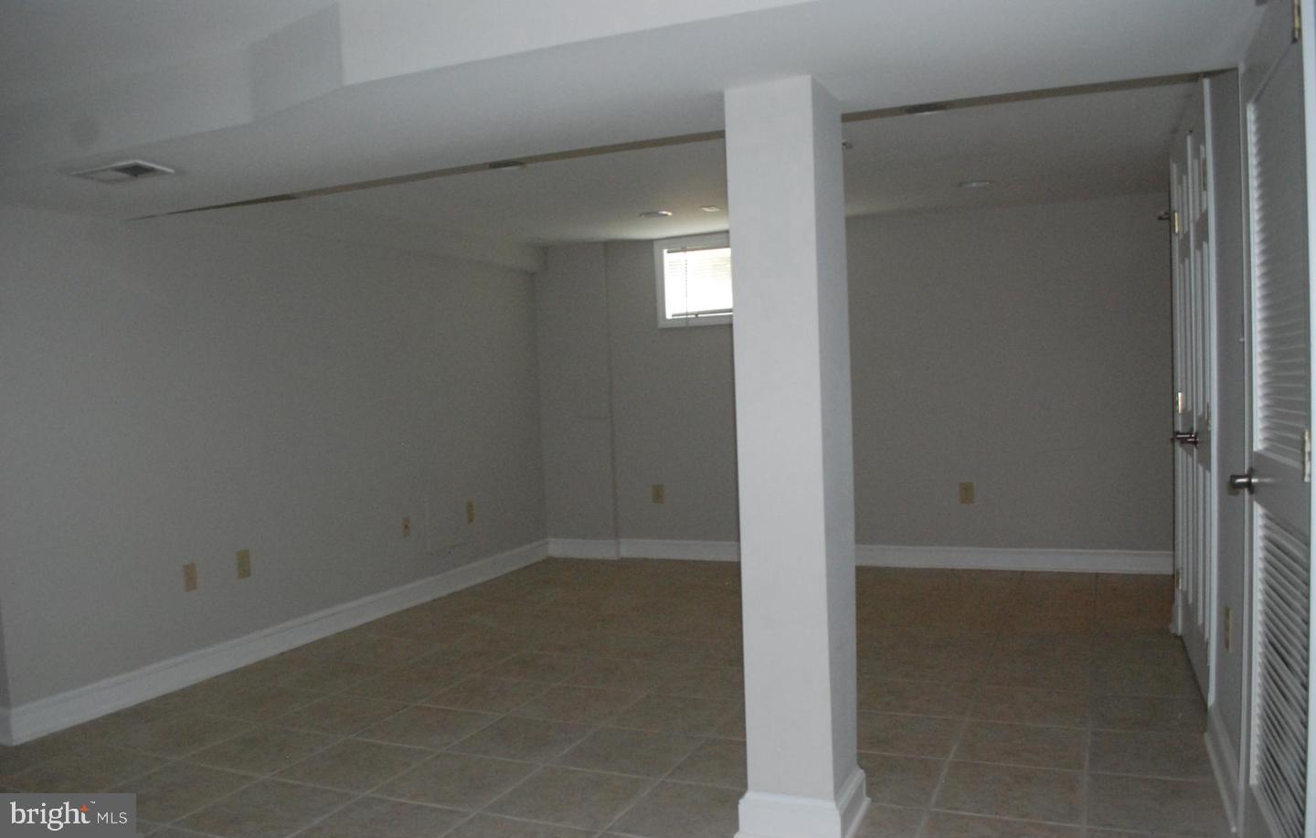 5511 Greentree Road Bethesda, MD 20817 - Photo 20 of 26 LL Rec Room