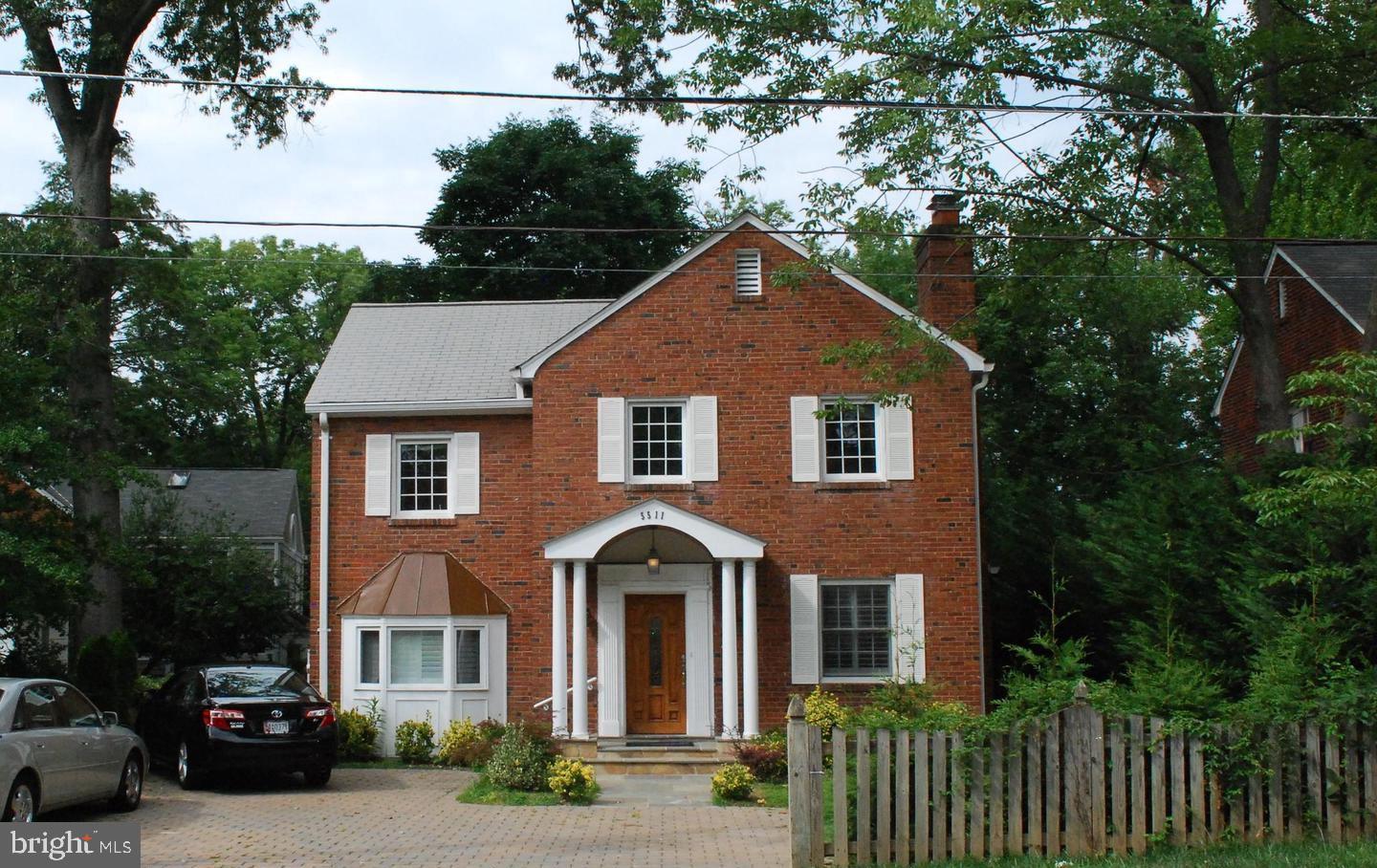 5511 Greentree Road Bethesda, MD 20817 - Photo 2 of 26 Font Shot