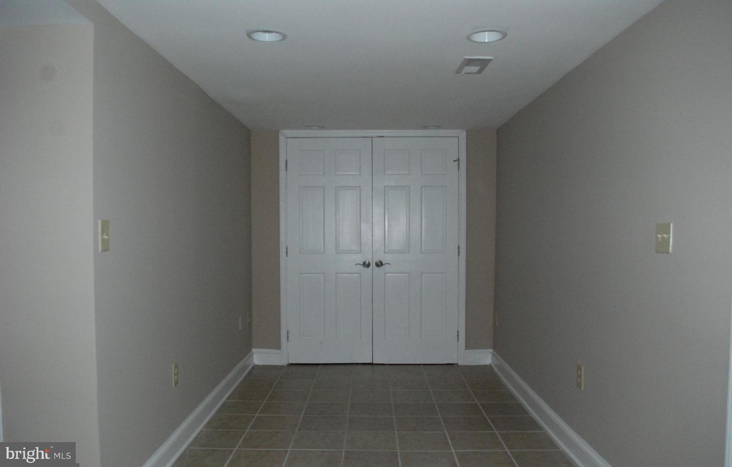 5511 Greentree Road Bethesda, MD 20817 - Photo 22 of 26 LL Bedroom #4