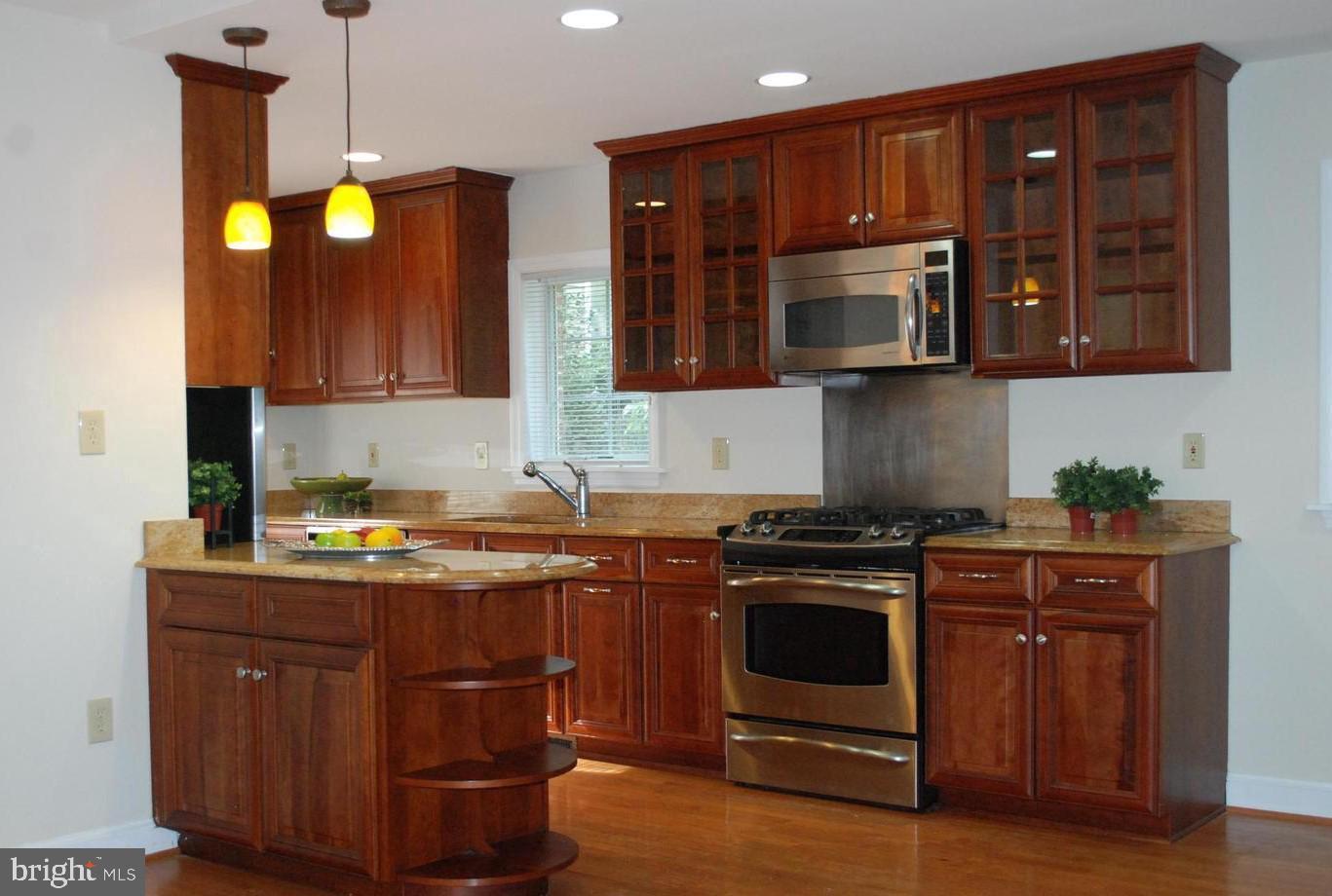 5511 Greentree Road Bethesda, MD 20817 - Photo 6 of 26 Kitchen