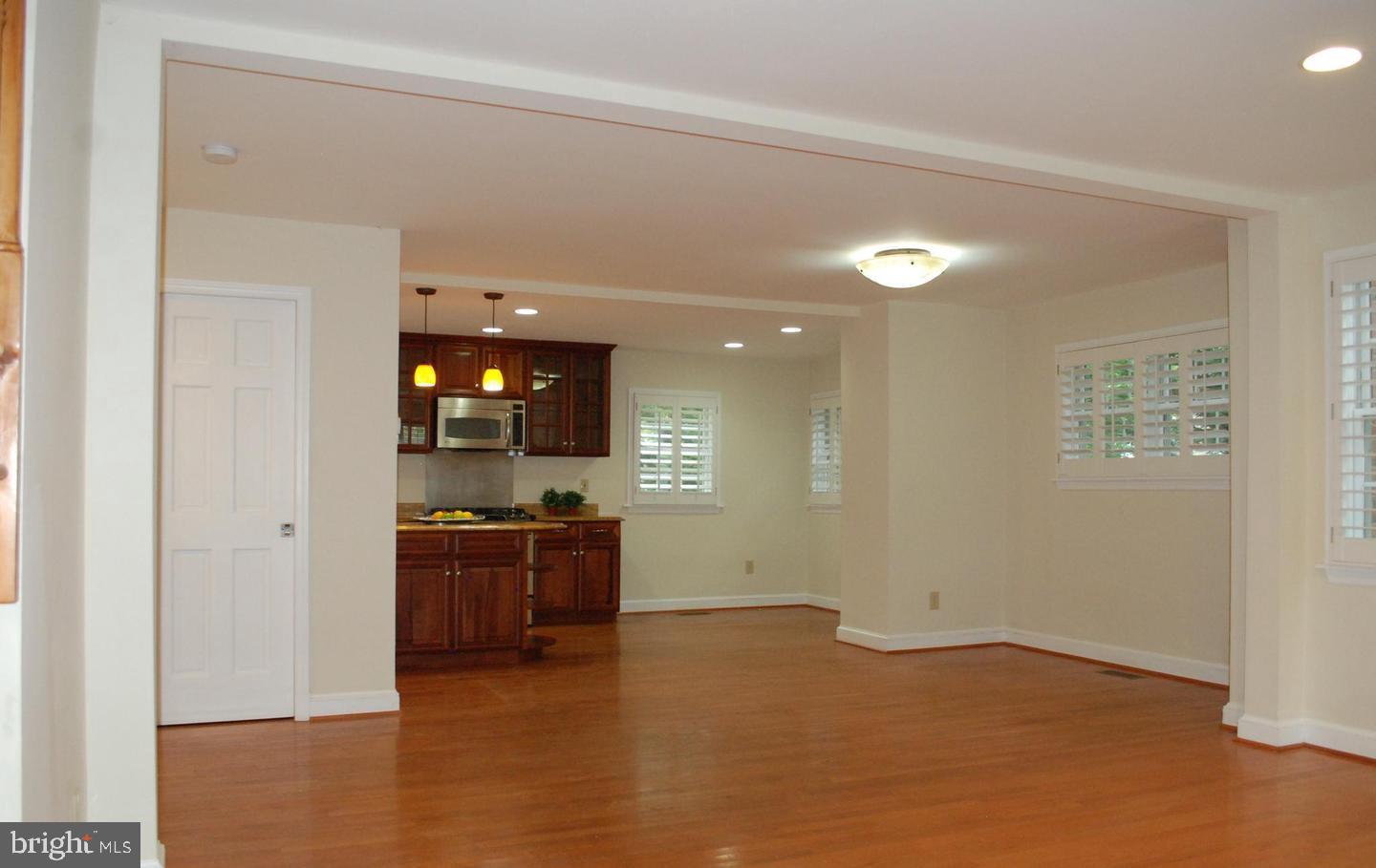 5511 Greentree Road Bethesda, MD 20817 - Photo 10 of 26 Main Level